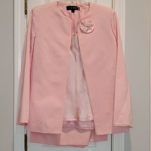 Beautiful pink 3-piece Kasper Suit